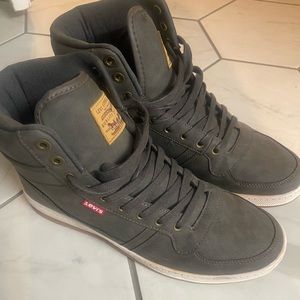 Levi’s men’s high top size 11